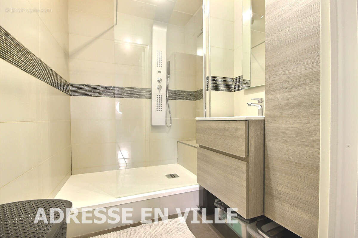 Appartement à LEVALLOIS-PERRET
