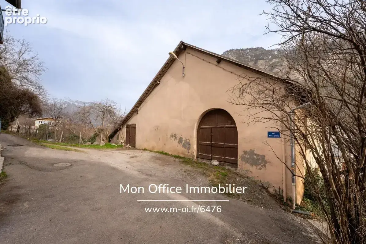 Référence : 6476-MTE. - Bâtisse à rénover - 600 m²- Terrain 3200 m² - photo 19