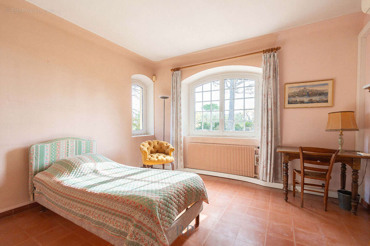 Demeure de prestige de 285 m2 - Aix-en-Provence - photo 10