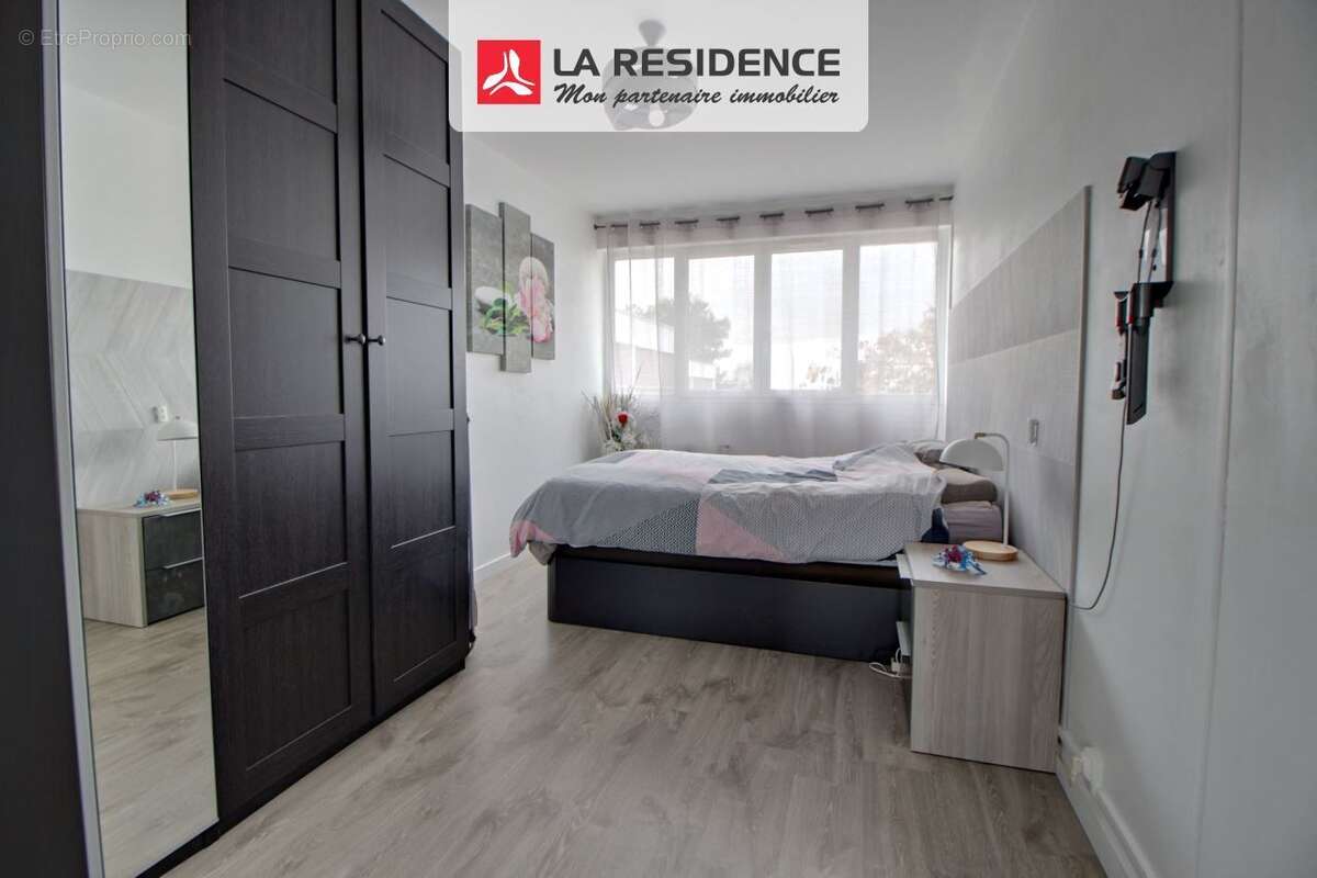 Appartement à LES CLAYES-SOUS-BOIS