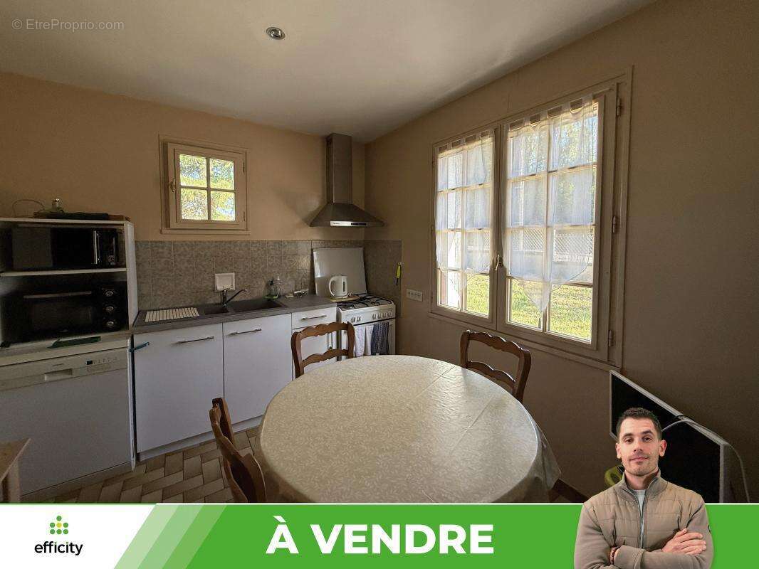 Maison 112 m² à Lizant  - photo 7