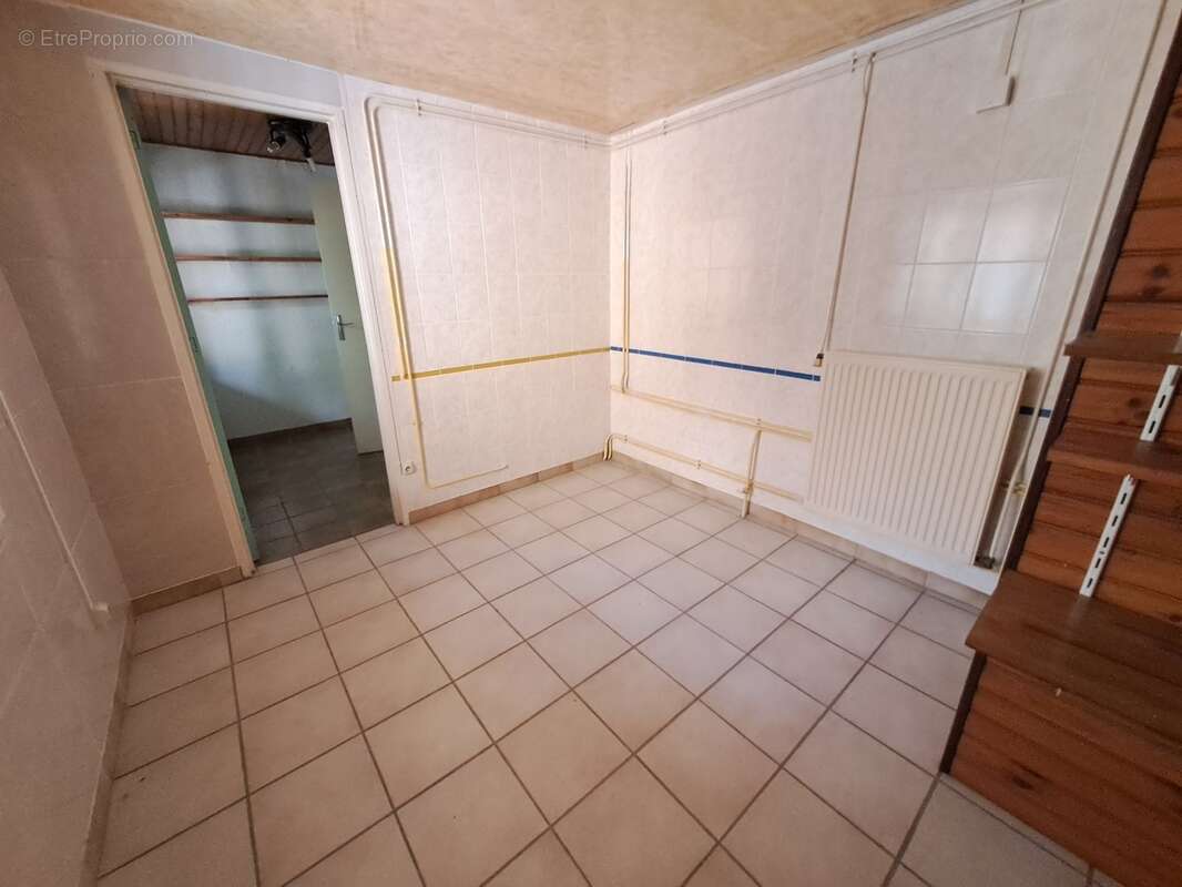 Grande Maison énorme potentiel - photo 15