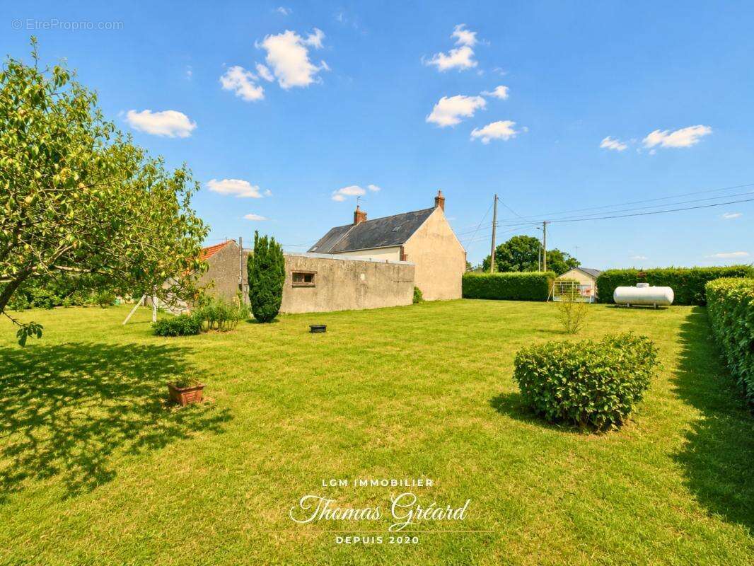 Propriété en pierre avec dépendances, vie de plain-pied et terrain de 2 168 m² à 10 minutes de Patay & 20 minutes de la base de  - photo 16