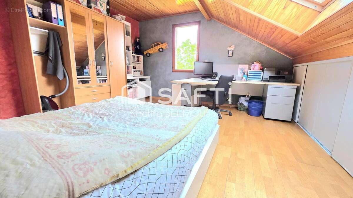 Maison 218 m² à Bassy  - photo 7