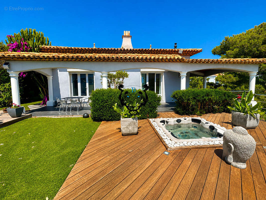 Maison à FREJUS