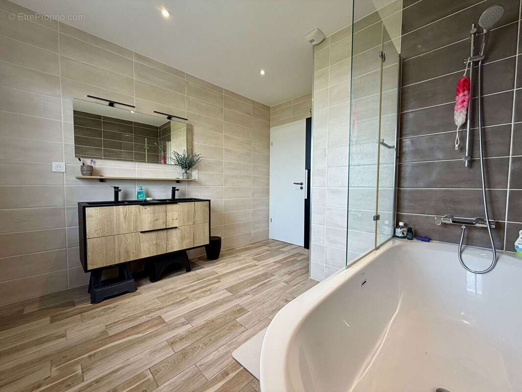 Maison à BERG-SUR-MOSELLE