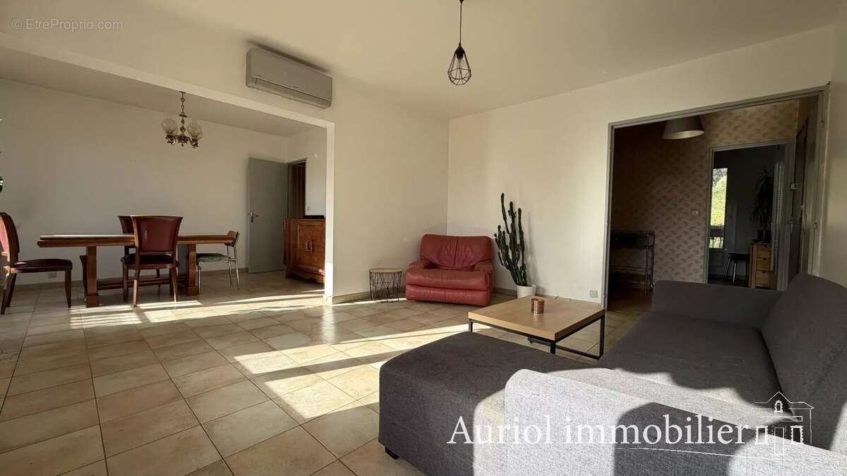 Appartement à AURIOL