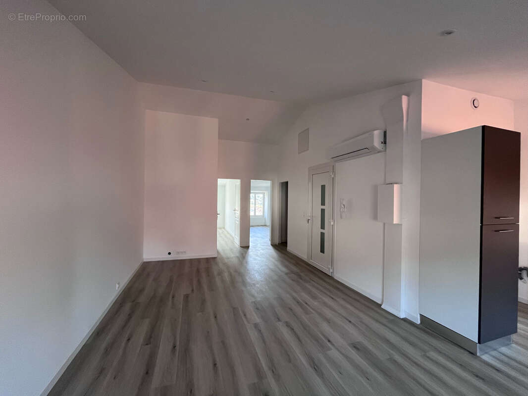 Tres beau t3 traversant dernier etage carnoules - photo 2