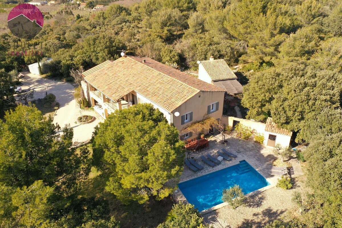Maison à L'ISLE-SUR-LA-SORGUE