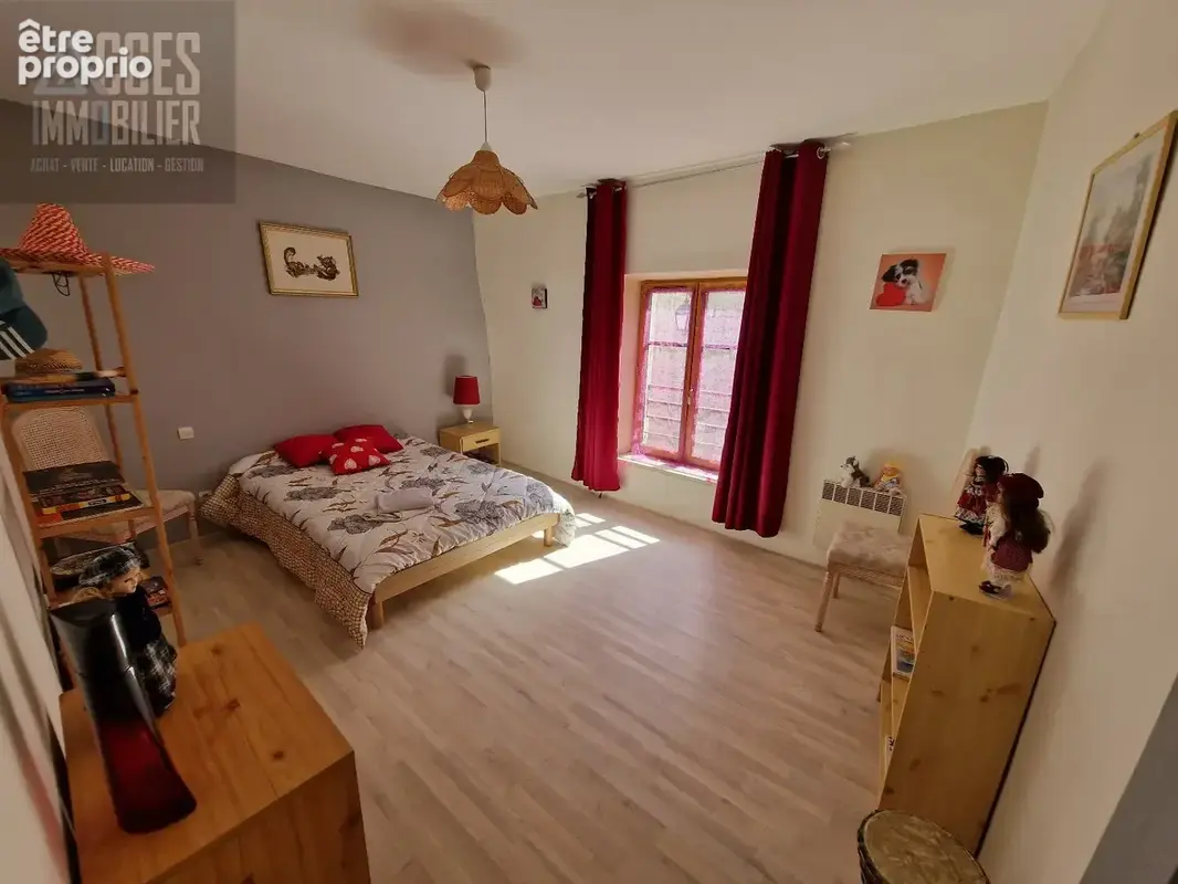 Maison de village en pierre 2 faces de type 3/4 avec remises et cour attenantes - photo 6