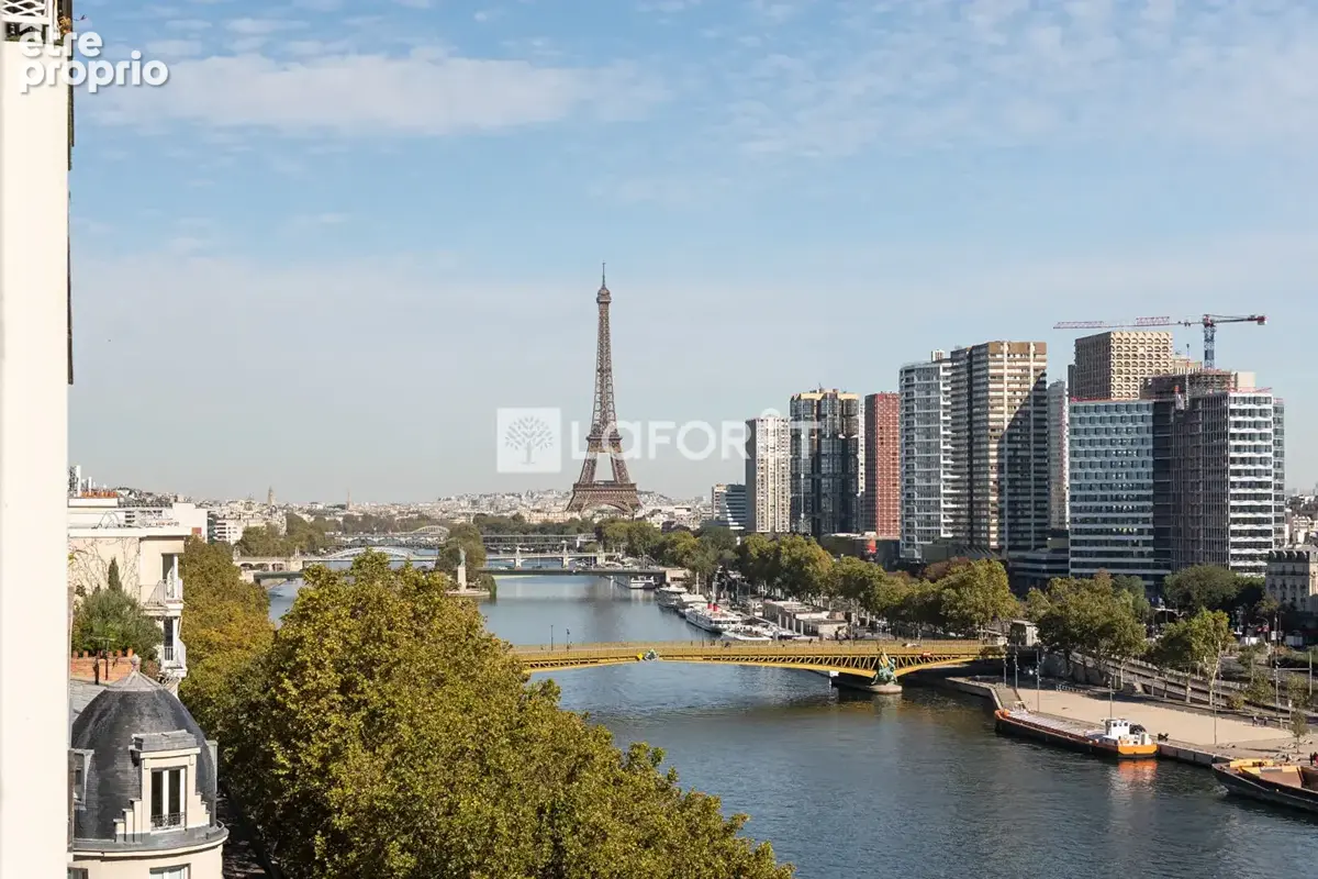 Appartement à PARIS-16E