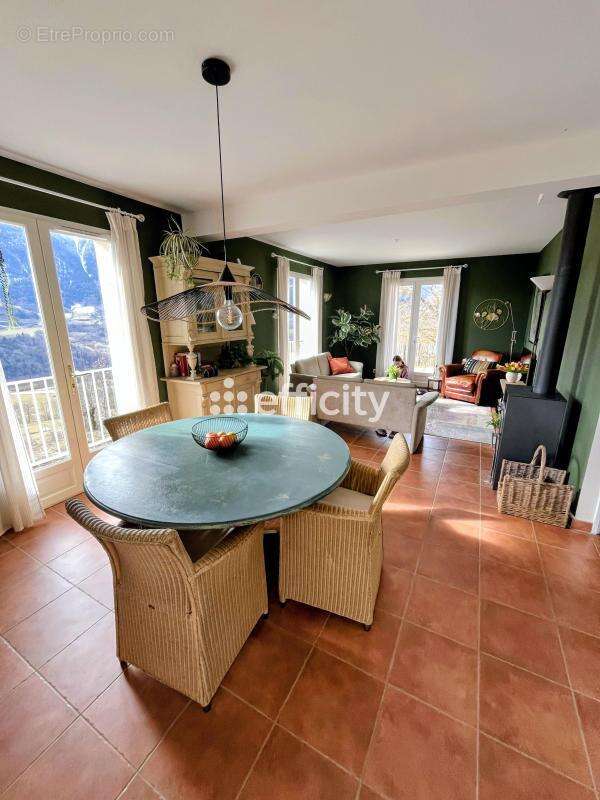 Maison à ASPRES-LES-CORPS