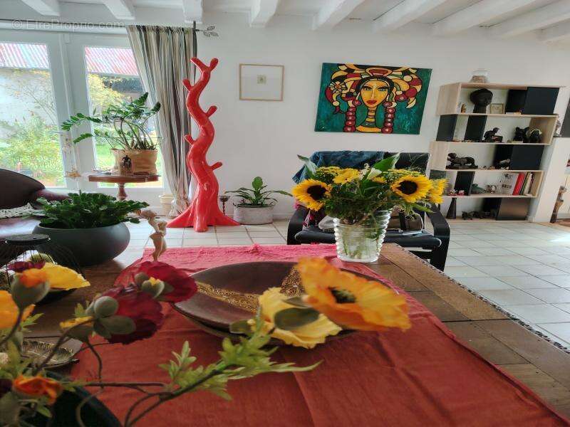 Maison à DAMPIERRE-SUR-AVRE