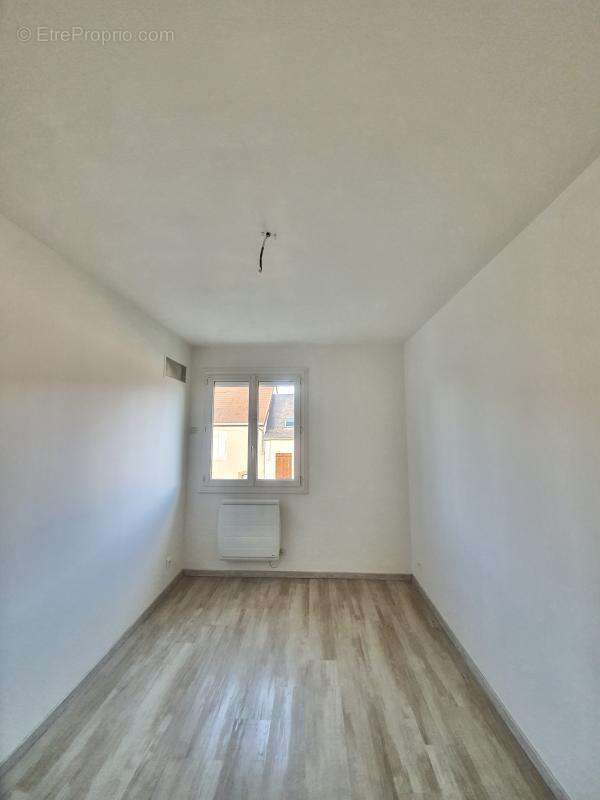 Maison à LA GUERCHE-SUR-L'AUBOIS