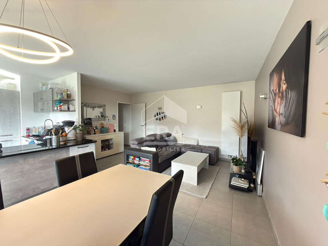 Appartement à POISY