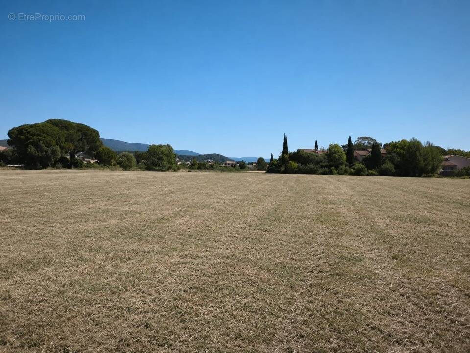 Terrain à CUERS