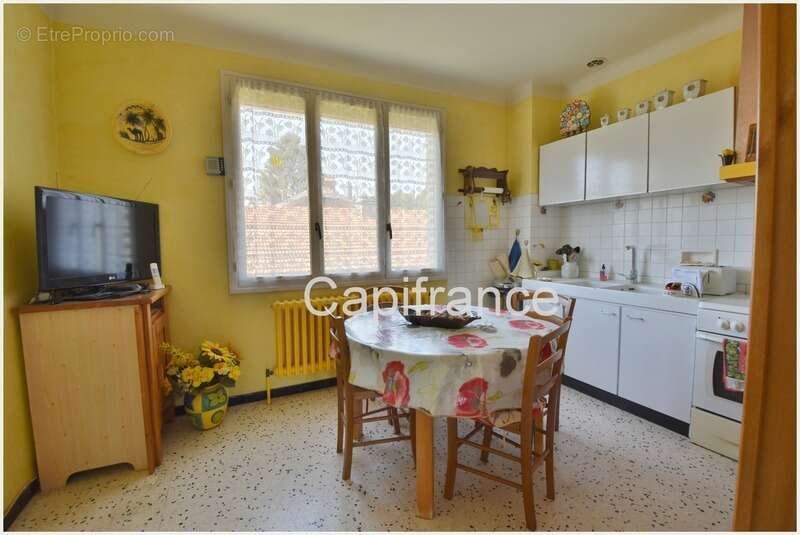 Maison à SAINT-BARTHELEMY-DE-VALS