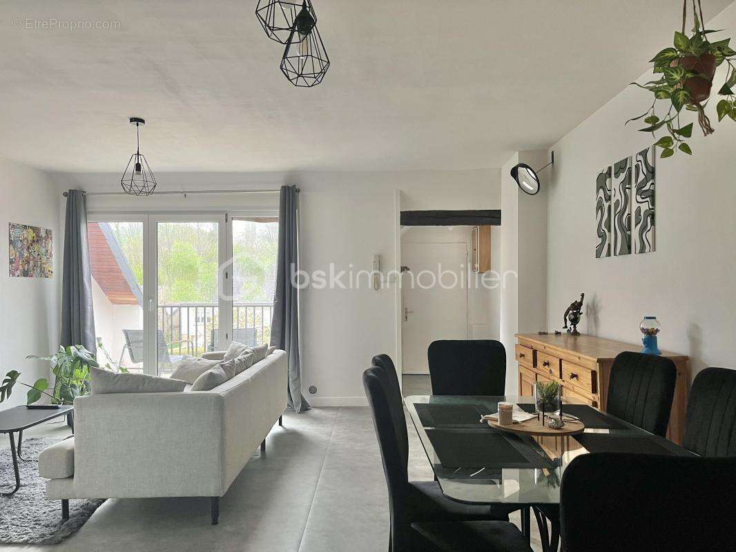 Appartement à BALAN