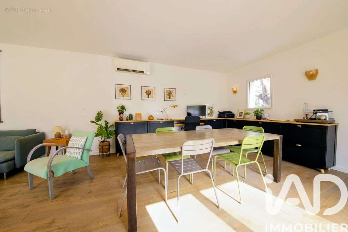 Maison 138 m² à La Roque-Sur-Pernes  - photo 7