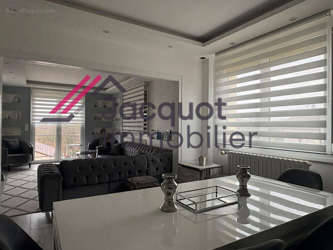 Maison à CHAMPAGNOLE