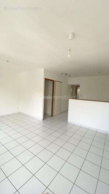 Appartement à LENTILLY