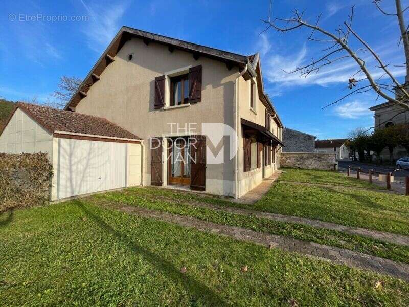 Maison à ROCHES-BETTAINCOURT