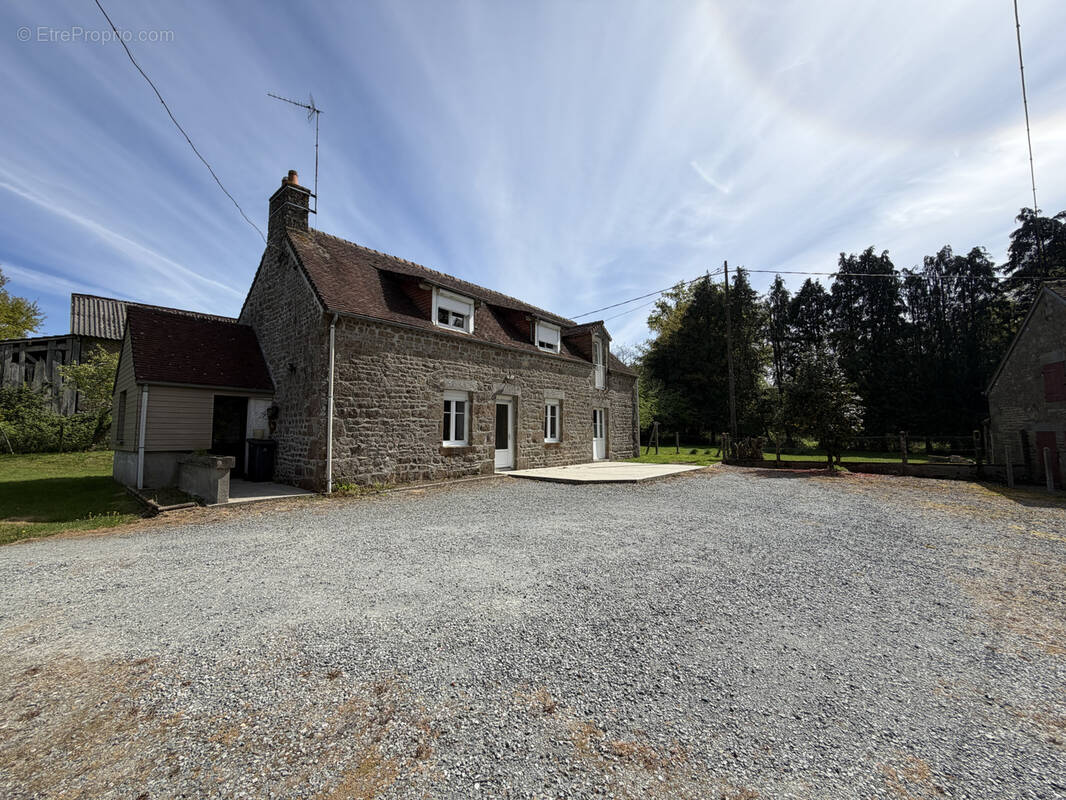 Maison à MAGNY-LE-DESERT