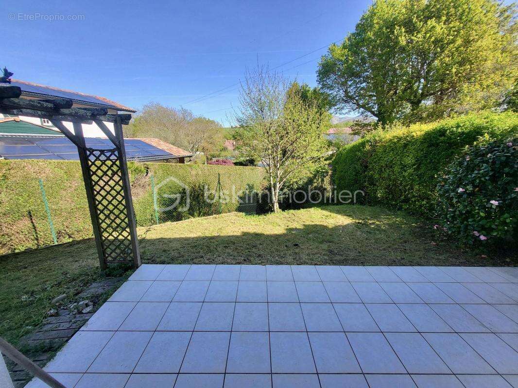 Appartement à URRUGNE