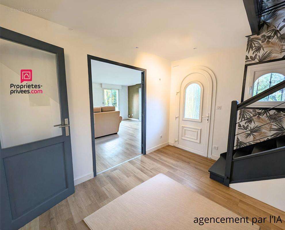 Maison à SAINTE-LUCE-SUR-LOIRE