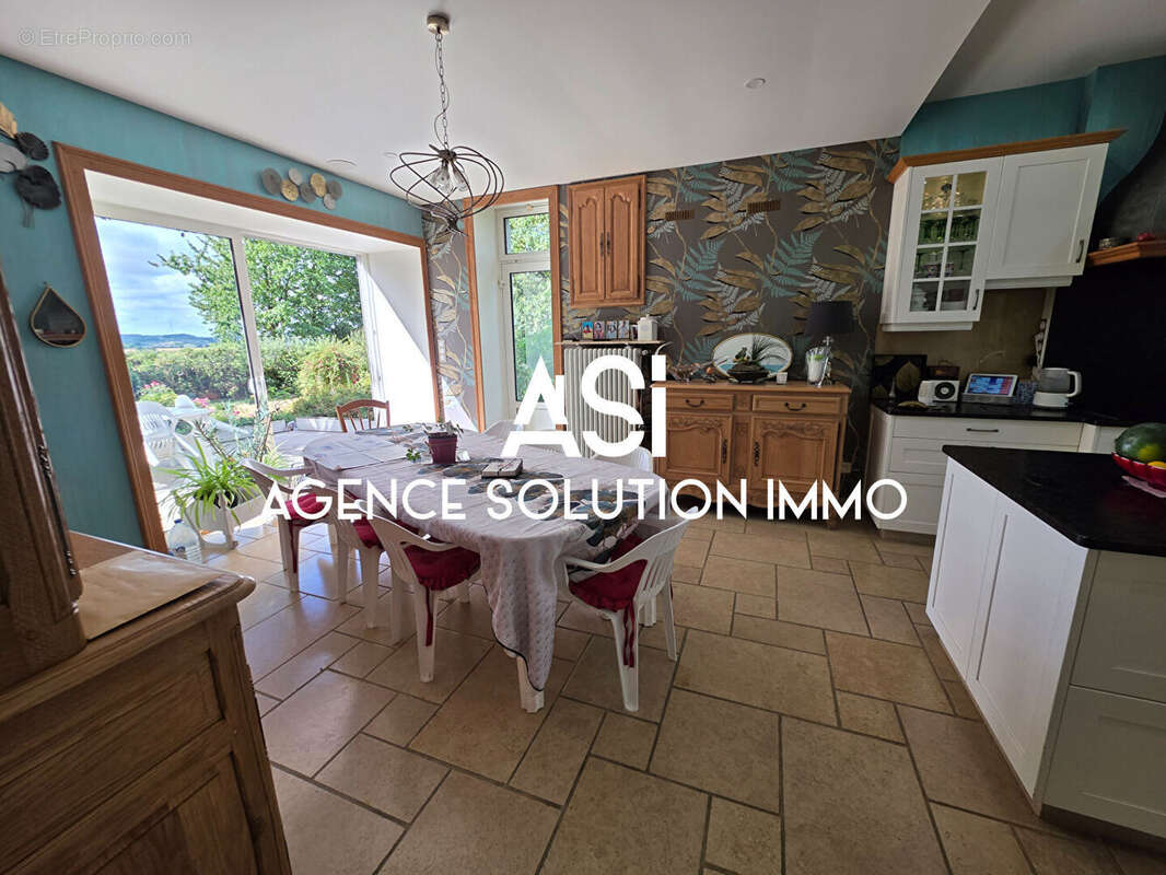 Maison bourgeoise de 176m² à Javron les Chapelles - photo 5