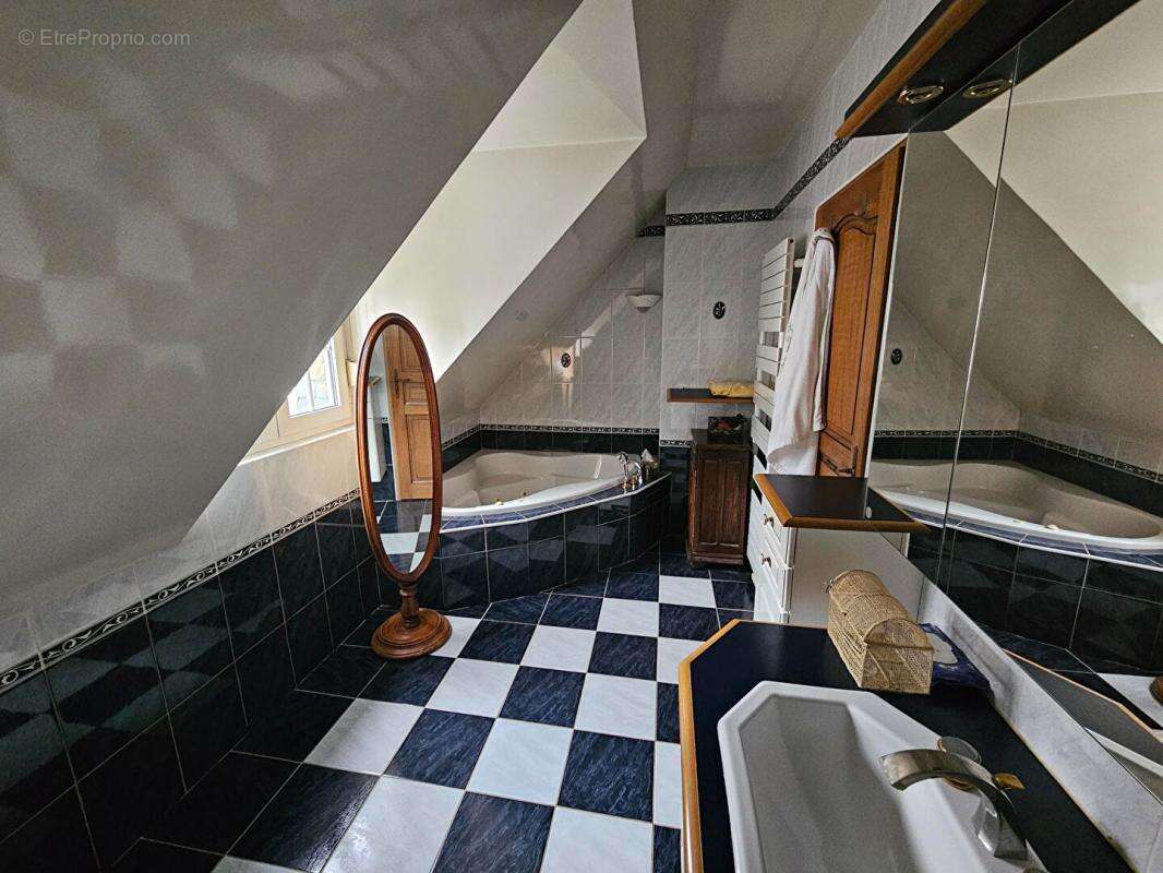 Maison à TREMBLAY-EN-FRANCE