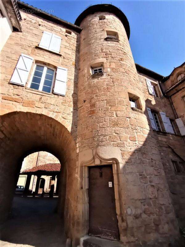 Maison à LACAPELLE-MARIVAL