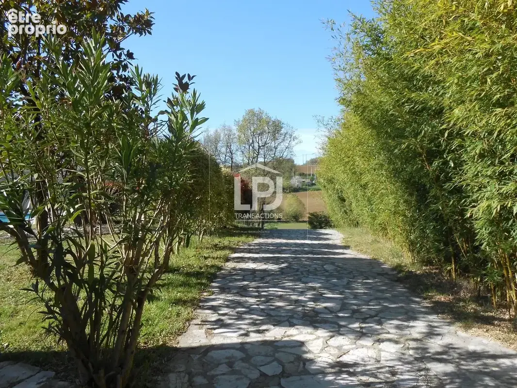 Propriété d’exception – T7 de plain-pied de 177 m² au cœur d’un parc paysager avec piscine et bois privé - photo 17