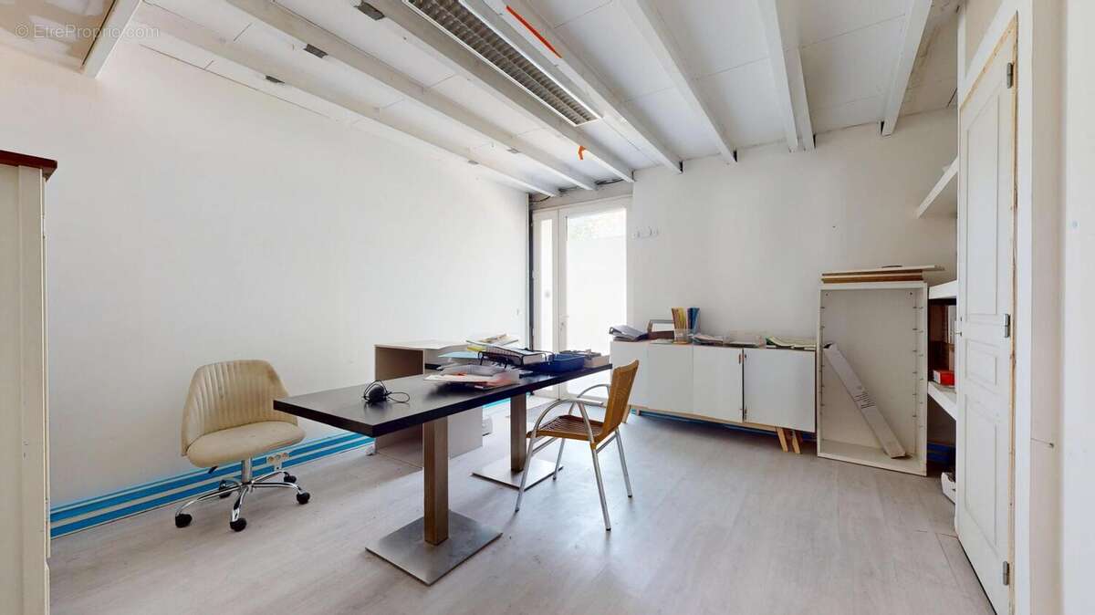 Photo 5 - Commerce à SAINT-JEAN-D'ILLAC