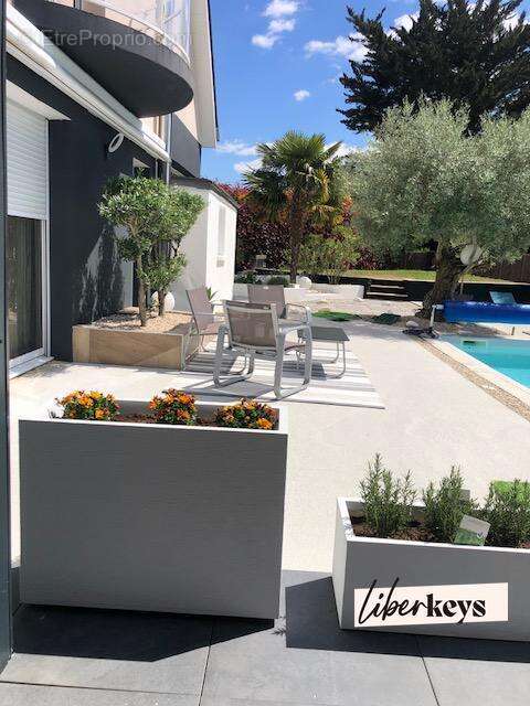 Maison à MONTREUIL-JUIGNE