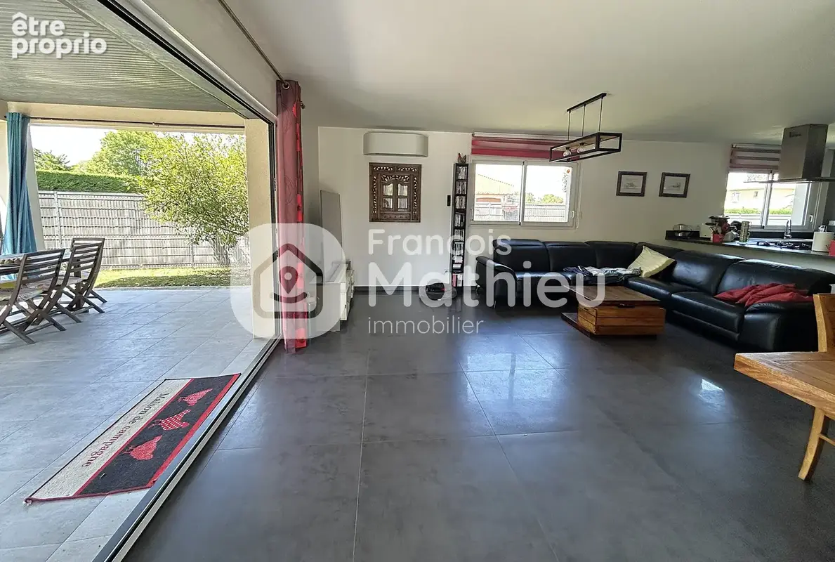 Relevant - Maison T5 avec piscine, garage, dépendance et terrain d'environ 1031m2. - photo 9
