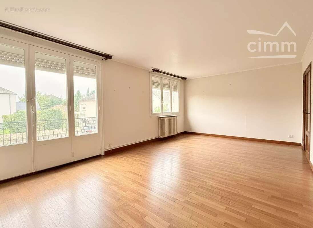 Maison à LA CHAUSSEE-SAINT-VICTOR