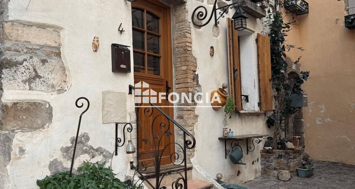 Appartement à ROQUEBRUNE-SUR-ARGENS
