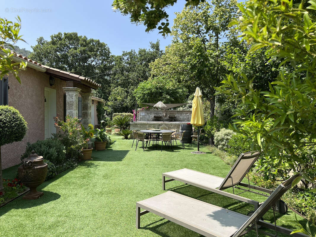 Maison à PLAN-DE-LA-TOUR