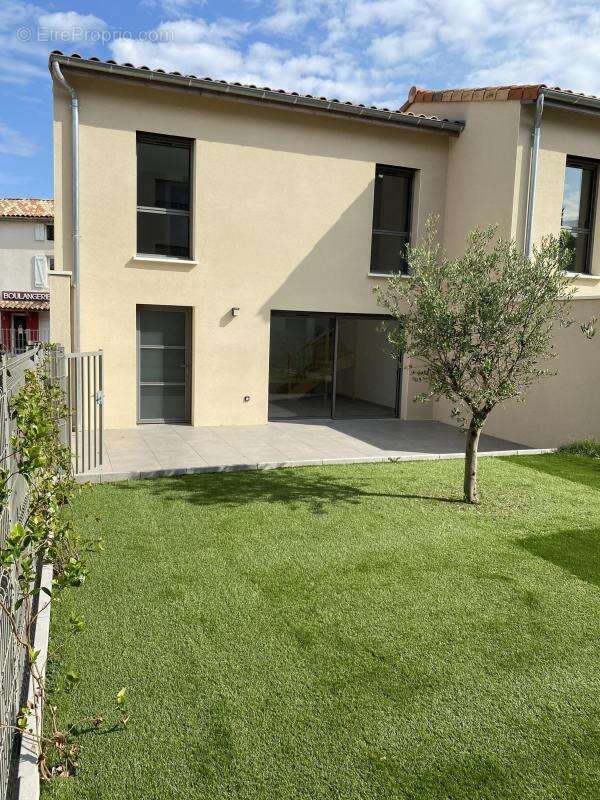 Maison à SAINT-PAUL-TROIS-CHATEAUX