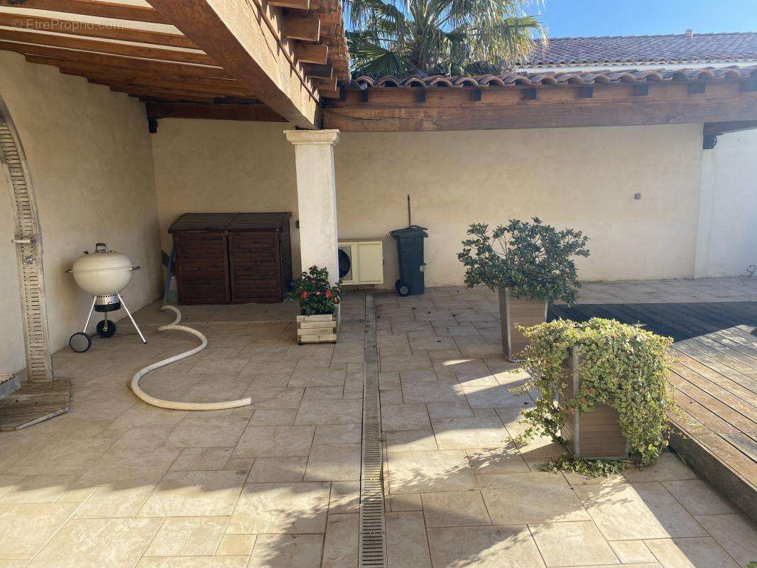 Maison à LA FARE-LES-OLIVIERS