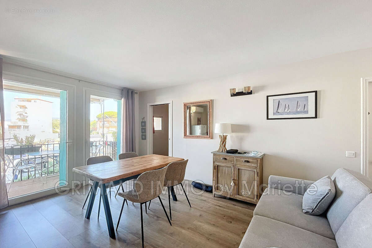 Appartement à GRIMAUD