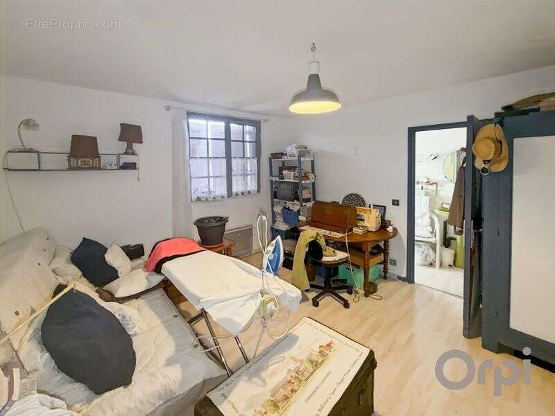 Au centre historique de MIRADOUX, maison de ville de 3 logements - photo 6