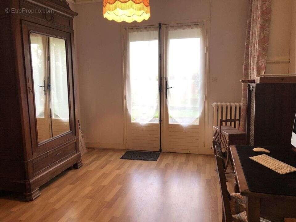 MAISON PAUILLAC T4 3 CHAMBRES GRAND TERRAIN 800 m2 DOUBLE