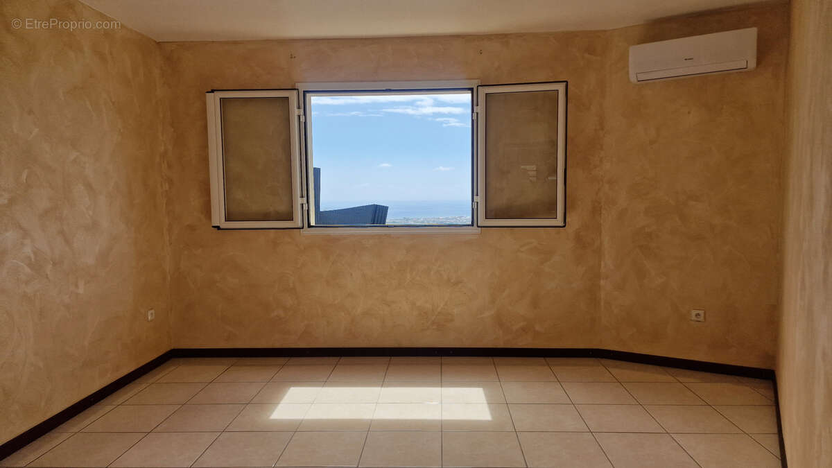 Maison à SAINT-BENOIT