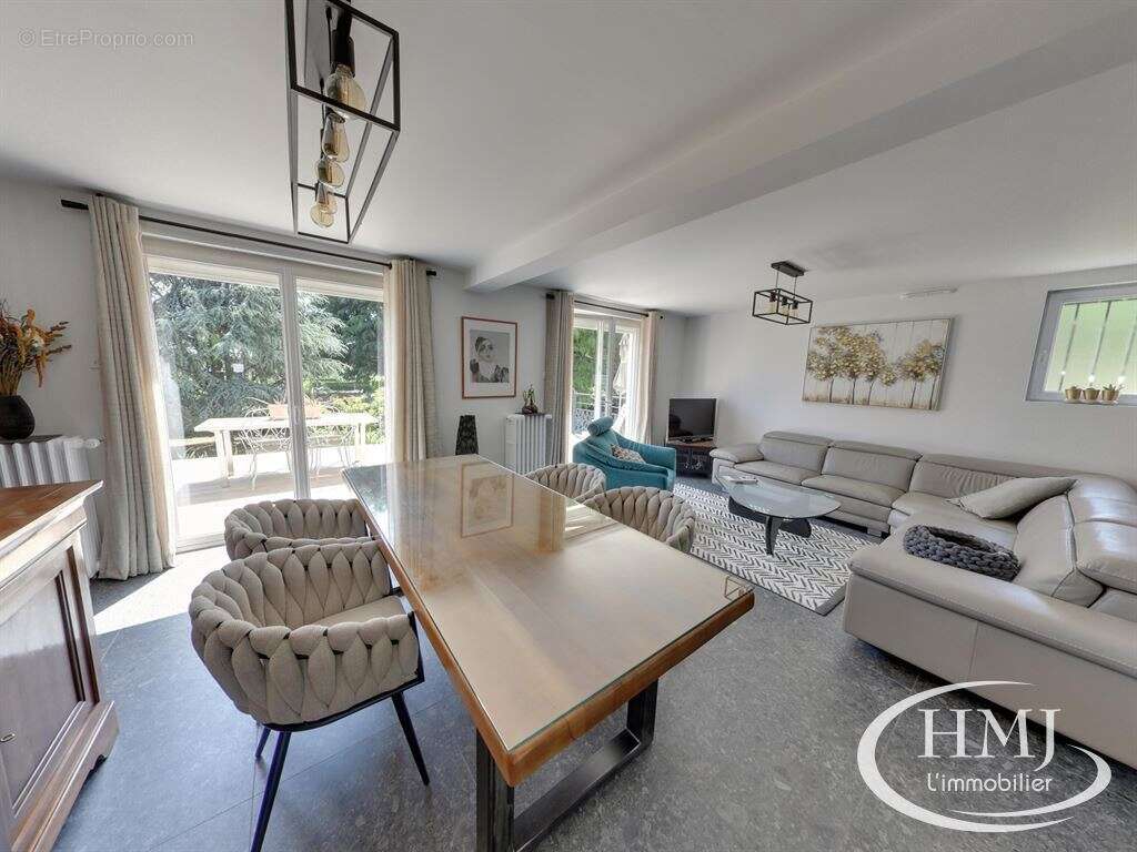 Maison à COURCOURONNES