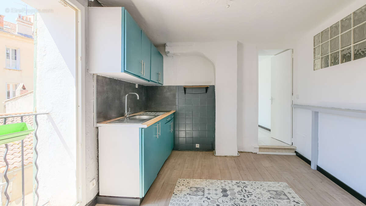 Appartement à HYERES