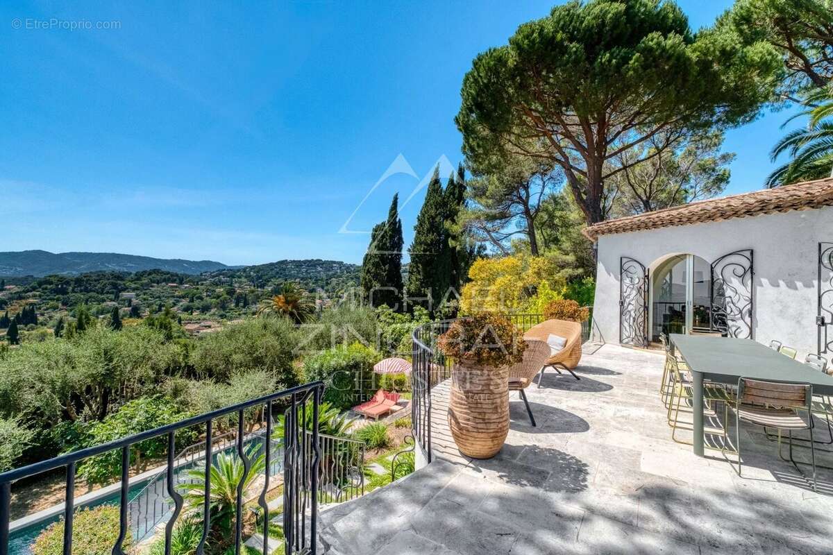 Maison à MOUGINS