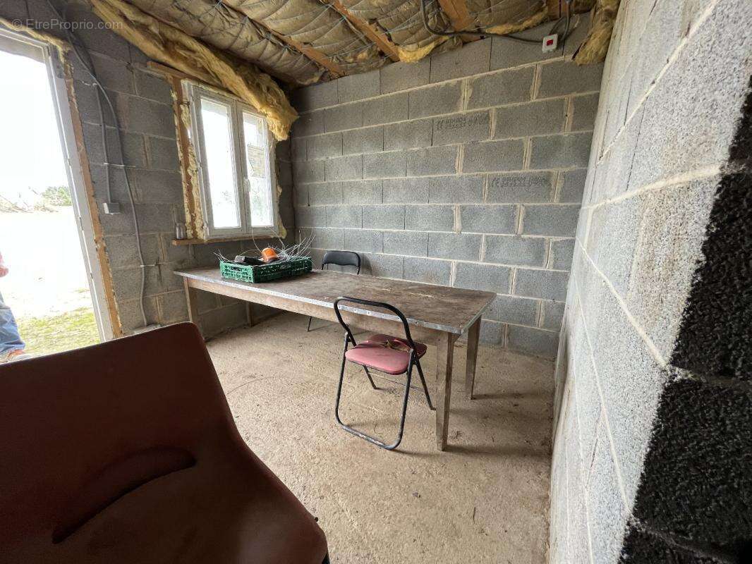 Maison à SAINT-PRIEST-LES-FOUGERES