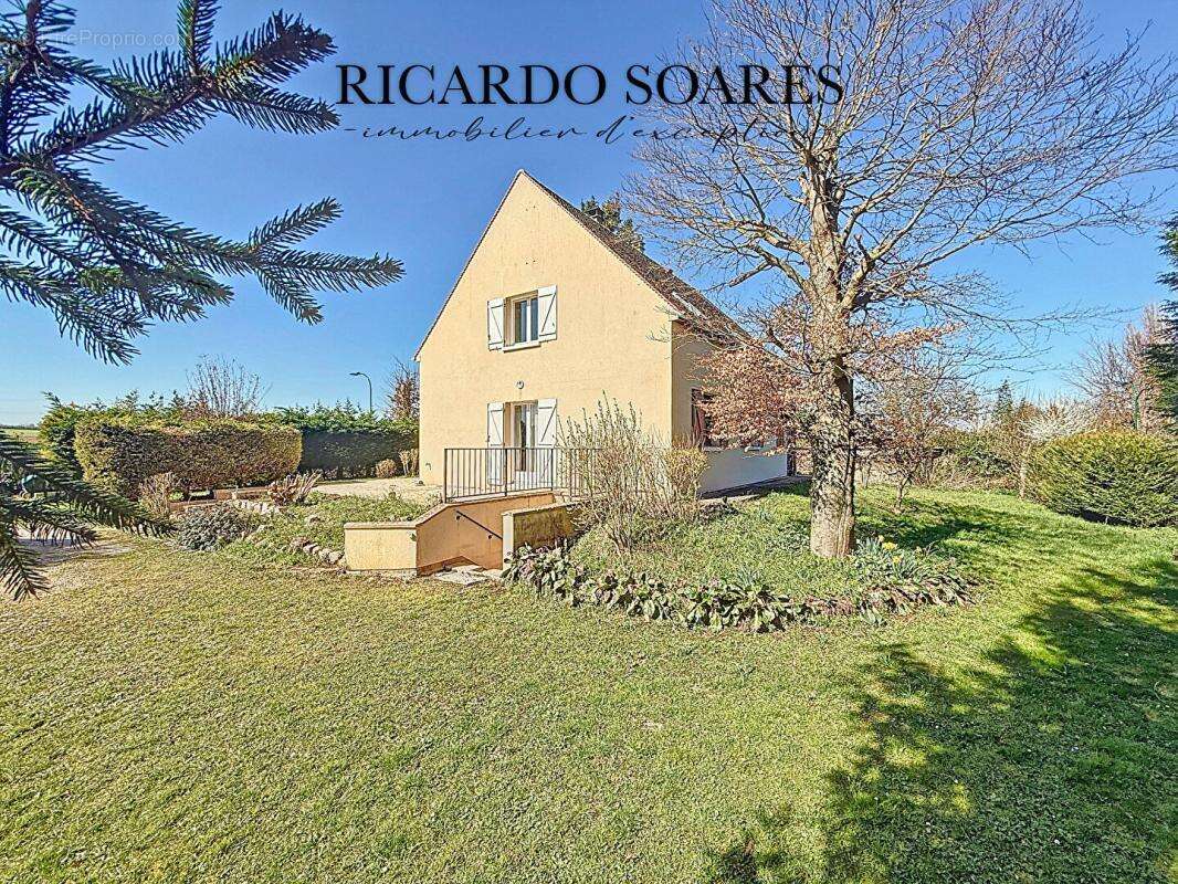 Maison à LONGUEIL-SAINTE-MARIE